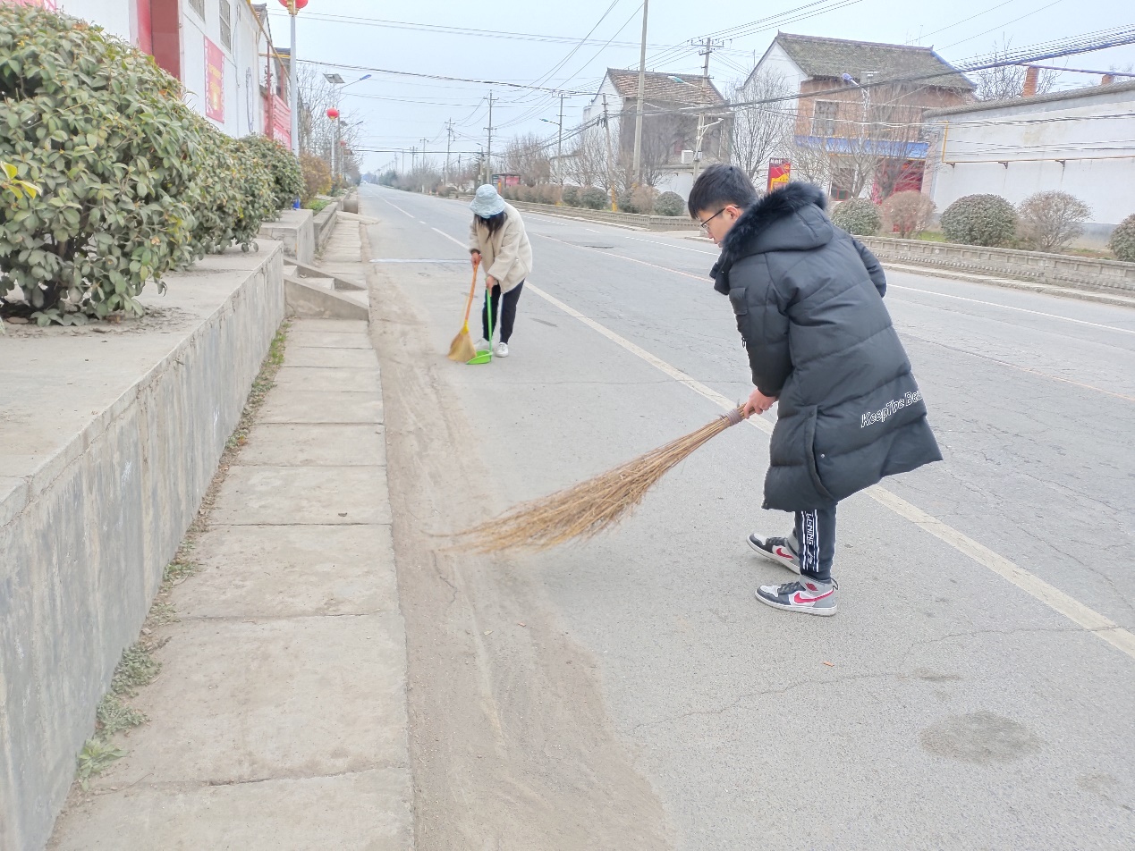 清扫社区街道共创美好环境