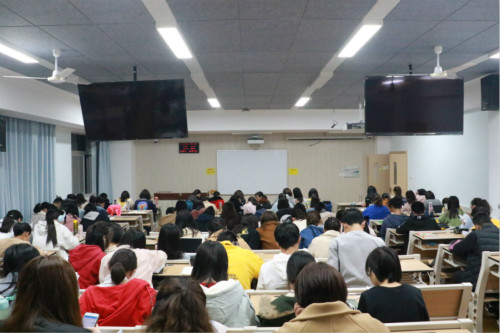 987c6e3a60b74d1b80f34928917ad509.jpg 考试现场.jpg