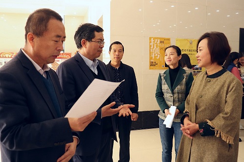 冷校长与企业交流.JPG
