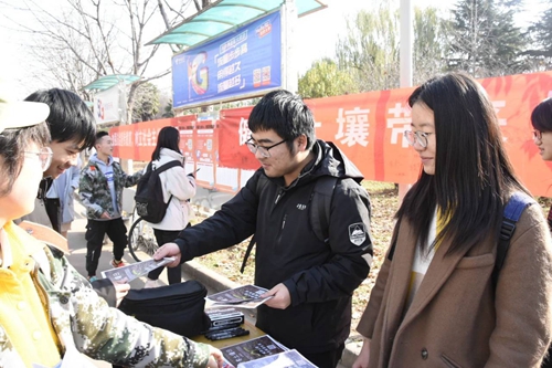 同学讲解活动.jpg