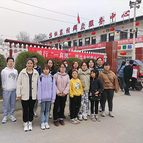 志愿者合影.png