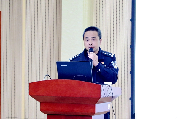 曹警官讲解防诈骗知识_副本.jpg