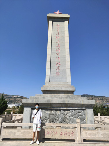 调研队员参观红军渡葫芦河纪念碑_副本.jpg